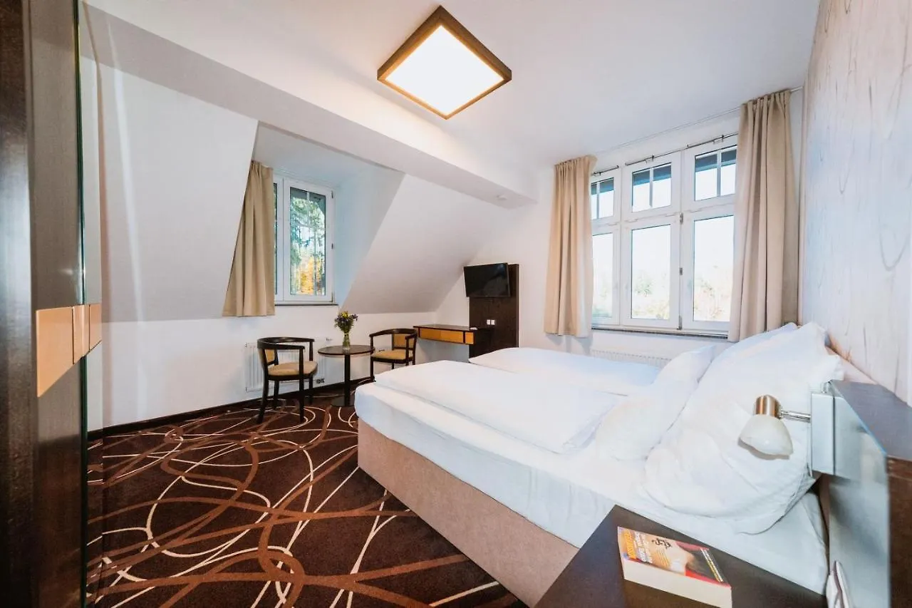 Hotel Hubertus Карловы Вары 3*,  Чехия